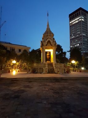 Lady Penh Statue