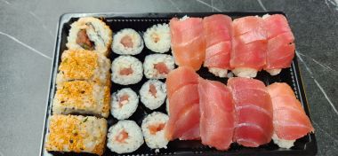 20 Piece Tuna Box