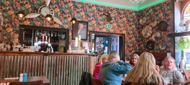 Neighbours Neighbours