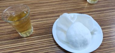 Starter - Prawn Crackers and Tea