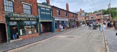 Shops Shops