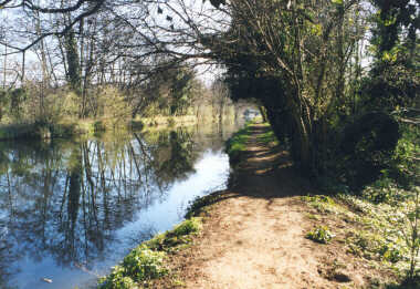 Wey Canal (between Guildford and Farncombe)